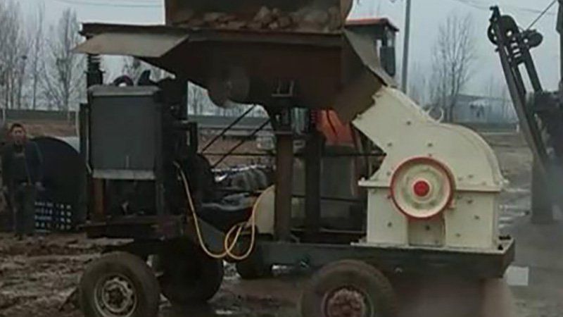 小型锤式碎石机现场实拍 小型锤式碎石机现场实拍